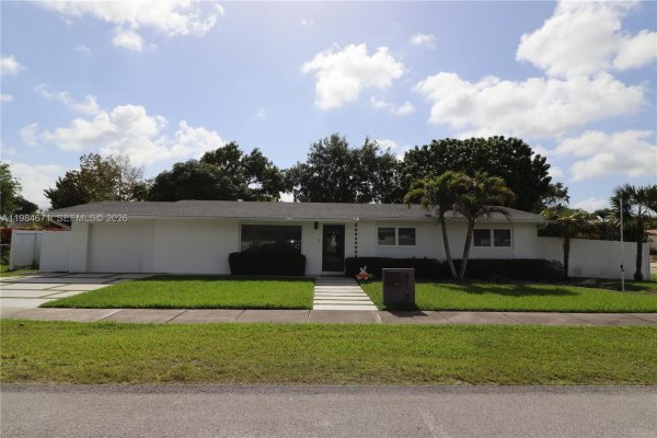 8123 SW 95th Ct Miami, FL 33173