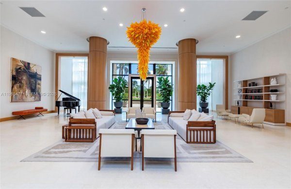 445 Grand Bay Dr #310 Key Biscayne, FL 33149