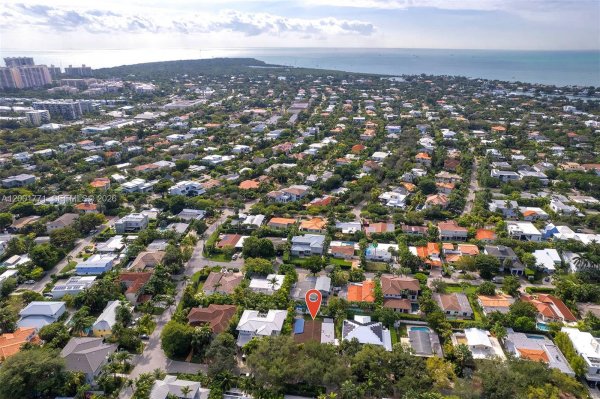 230 Cranwood Dr Key Biscayne, FL 33149