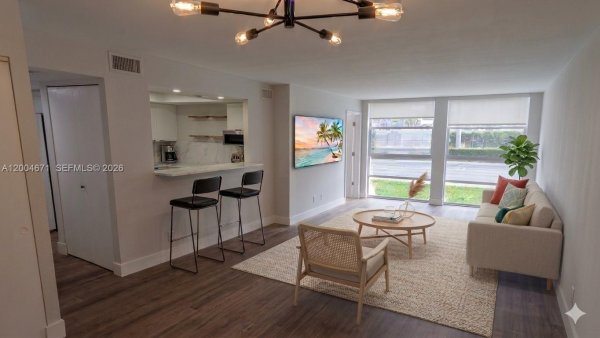 501 Three Iss Blvd #112 Hallandale Beach, FL 33009