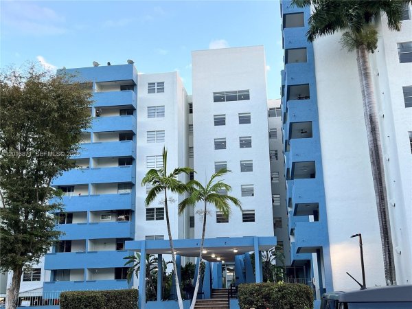 5050 NW 7th St #220 Miami, FL 33126