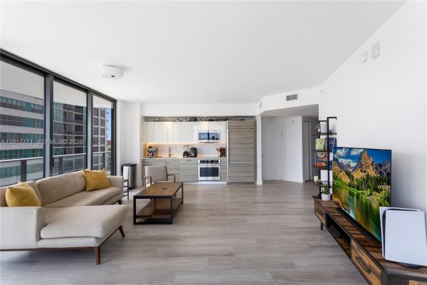 121 NE 34th St #1204 Miami, FL 33137