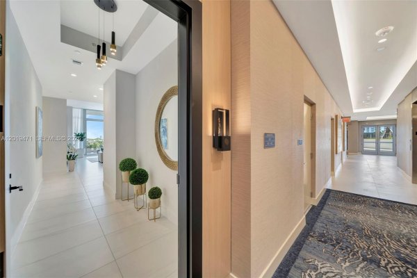 153 N Seabreeze #403 Fort Lauderdale, FL 33304