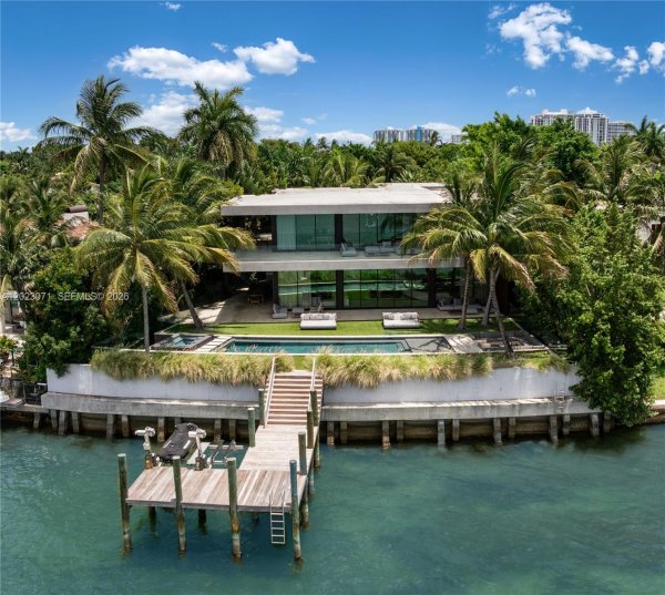 28 W Dilido Dr Miami Beach, FL 33139