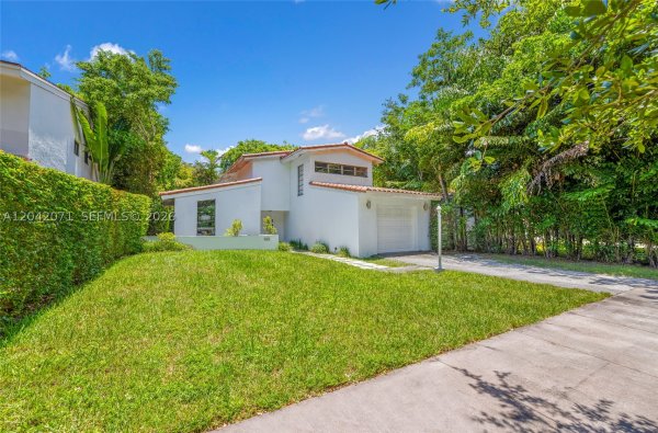 920 Aguero Ave Coral Gables, FL 33146