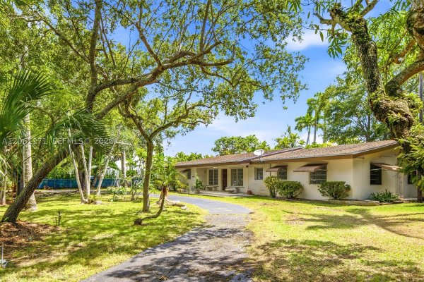 6801 SW 82nd Ave Miami, FL 33143