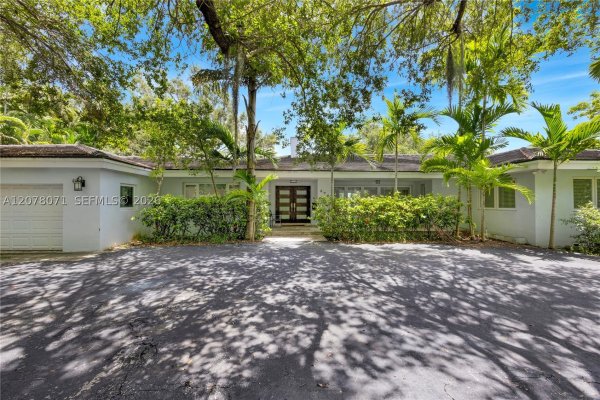 3709 Alhambra Ct Coral Gables, FL 33134