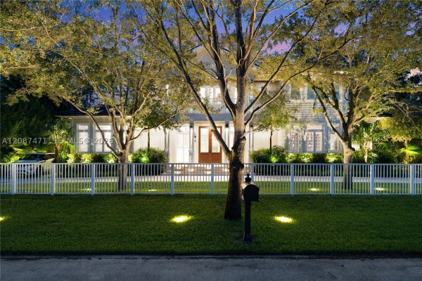 7220 SW 125th St Pinecrest, FL 33156