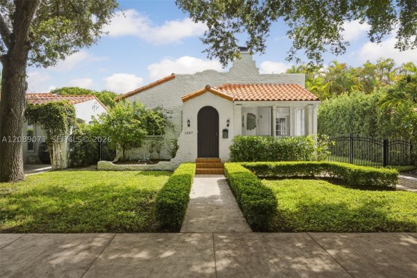 1507 Columbus Blvd Coral Gables, FL 33134