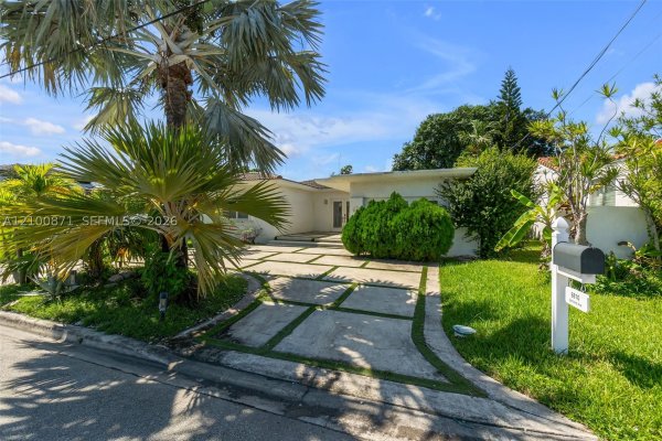 8810 Garland Ave Surfside, FL 33154