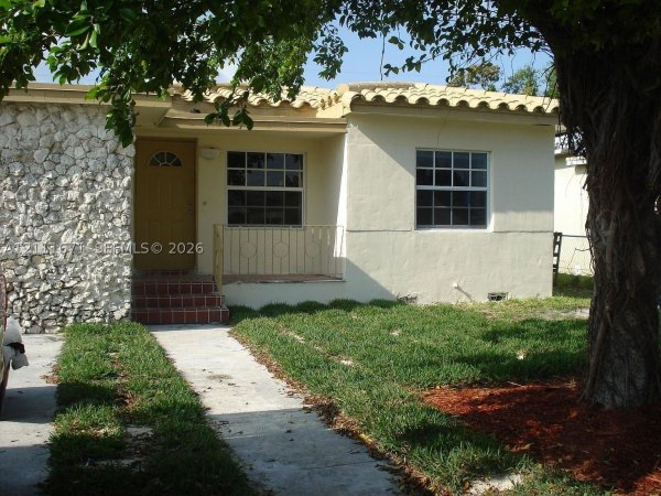 879 NW 74th St Miami, FL 33150