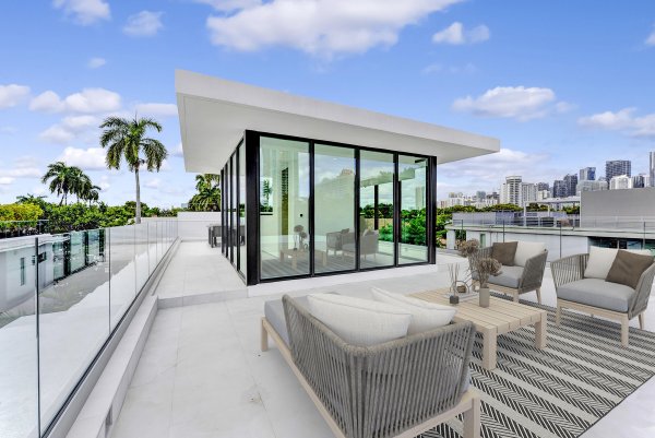 2130 S Miami Miami, FL 33129