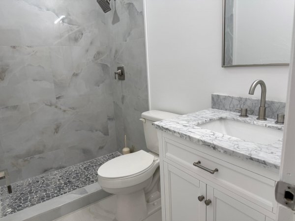 2161 NE 68th #Unit 303 Fort Lauderdale, FL 33308