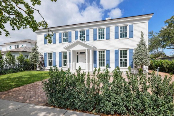 225 Seville West Palm Beach, FL 33405