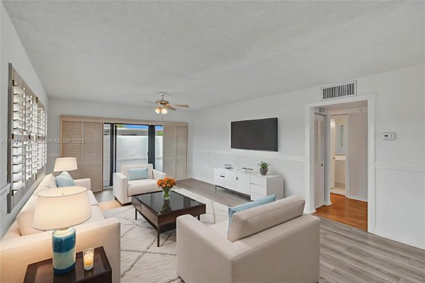 2924 Day Ave #PH4N Coconut Grove, FL 33133