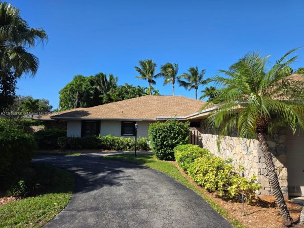 15804 SW 82nd Ct Palmetto Bay, FL 33157