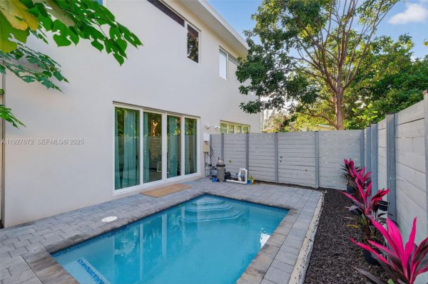 3525 Day Ave Coconut Grove, FL 33133