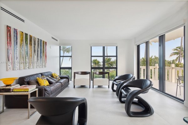 1111 Crandon Blvd #B101 Key Biscayne, FL 33149