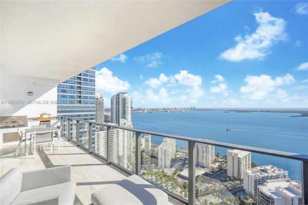 1451 Brickell Ave #3902 Miami, FL 33131