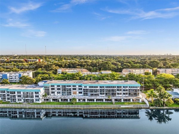 1170 NE 191st St #24 Miami, FL 33179