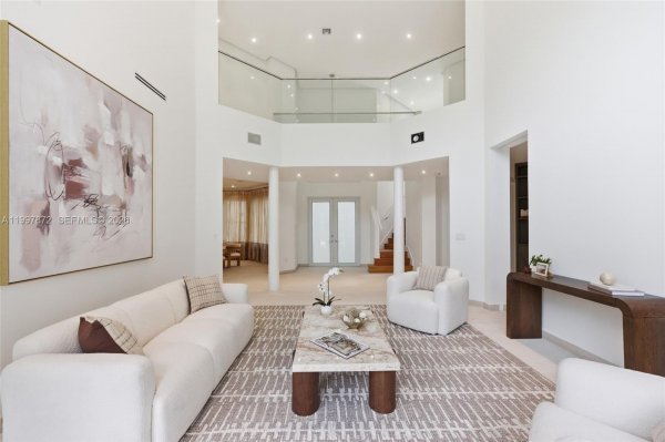 3752 NE 199th St Aventura, FL 33180