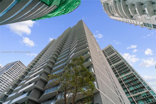 77 SE 5th #507 Miami, FL 33131