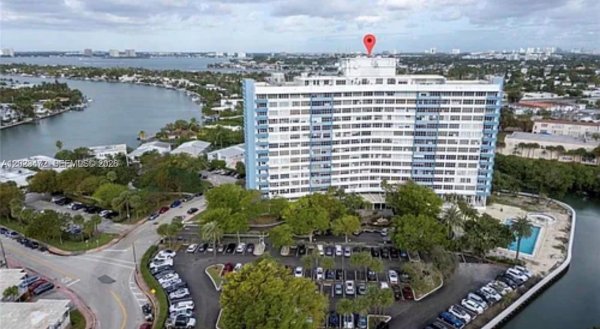 7441 Wayne Ave #14D Miami Beach, FL 33141