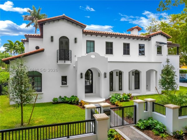 5111 Alhambra Cir Coral Gables, FL 33146