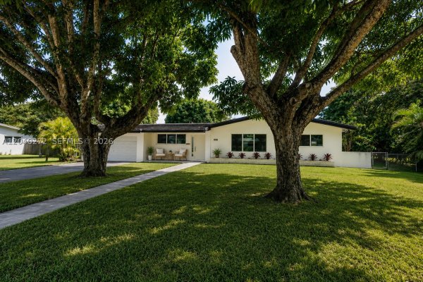 8265 SW 149th Dr Palmetto Bay, FL 33158