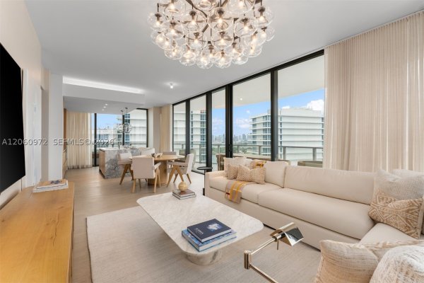 500 Alton Rd #2105 Miami Beach, FL 33139
