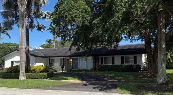 11205 SW 72nd Ave Pinecrest, FL 33156