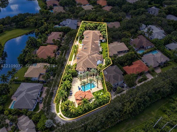 3600 Estate Oak Cir Hollywood, FL 33312
