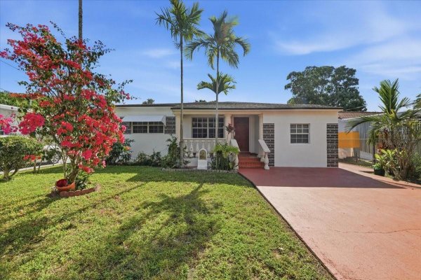 5580 SW 2nd St Miami, FL 33134