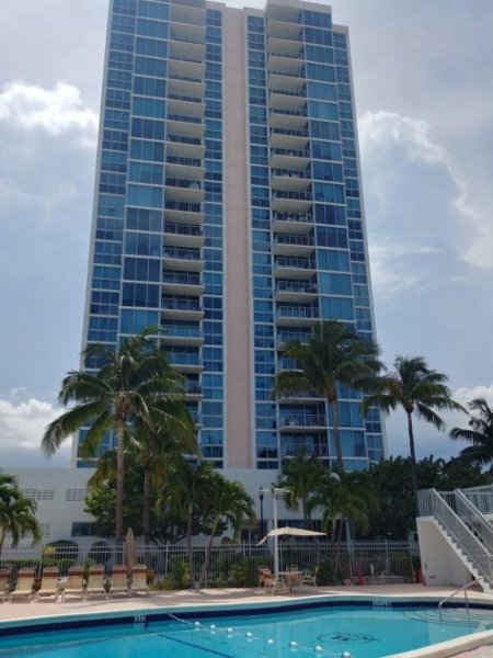 2655 Collins #602 Miami Beach, FL 33140