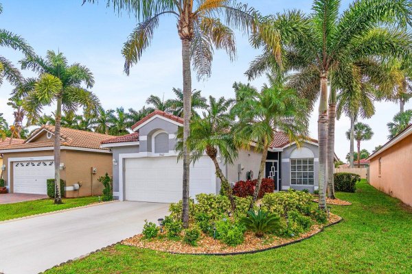 9562 Cherry Blossom Boynton Beach, FL 33437