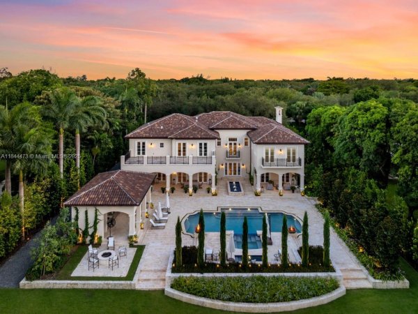 5001 Pine Dr Miami, FL 33143 5001 Pine Dr Miami, FL 33143