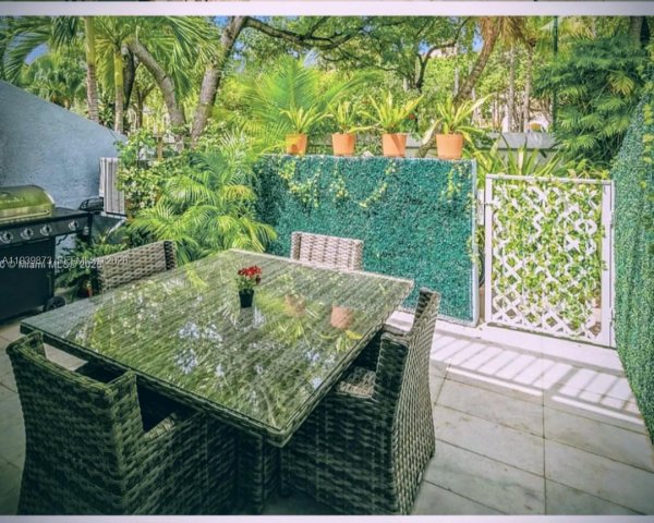 798 Crandon Blvd #55-B Key Biscayne, FL 33149