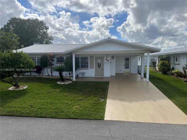 8604 NW 59th Pl Tamarac, FL 33321
