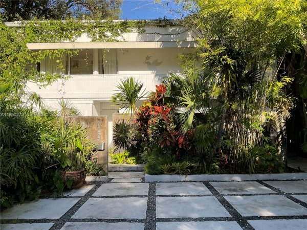 2485 Inagua Ave Miami, FL 33133