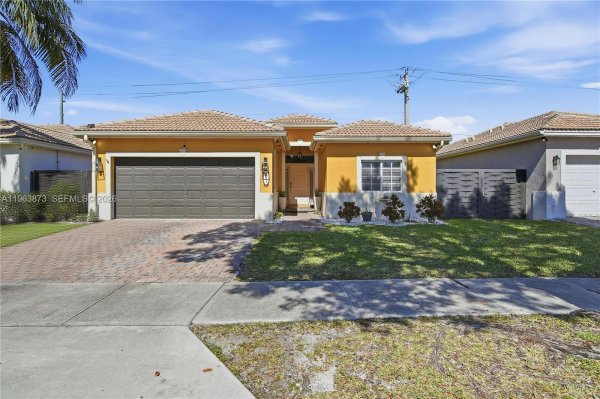 9071 SW 208th Ter Cutler Bay, FL 33189