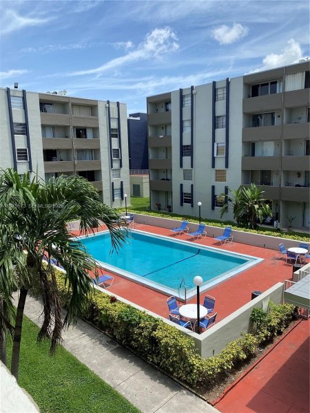 10090 NW 80th Ct #1553 Hialeah Gardens, FL 33016