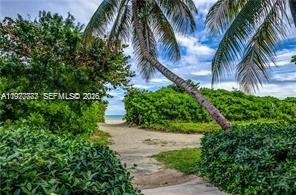 5555 Collins Ave #15W Miami Beach, FL 33140