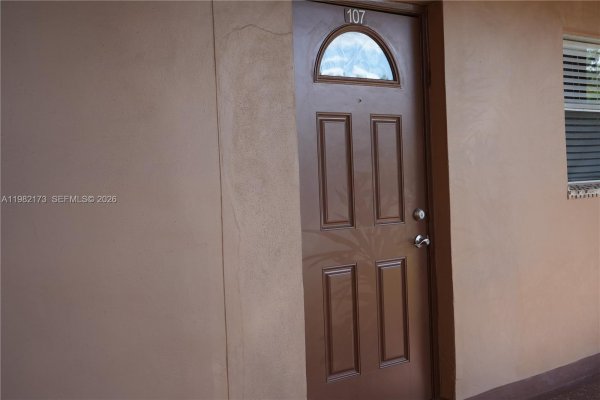 9900 Sunrise Lks Blvd #107 Sunrise, FL 33322