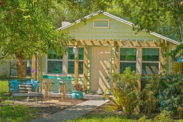 213 N E St Lake Worth, FL 33460