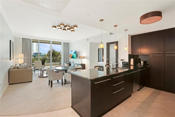 4391 Collins Ave #307 Miami Beach, FL 33140