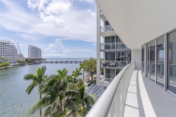 495 Brickell Ave #BAY407 Miami, FL 33131