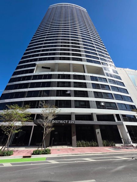 225 N Miami Ave #910 Miami, FL 33128