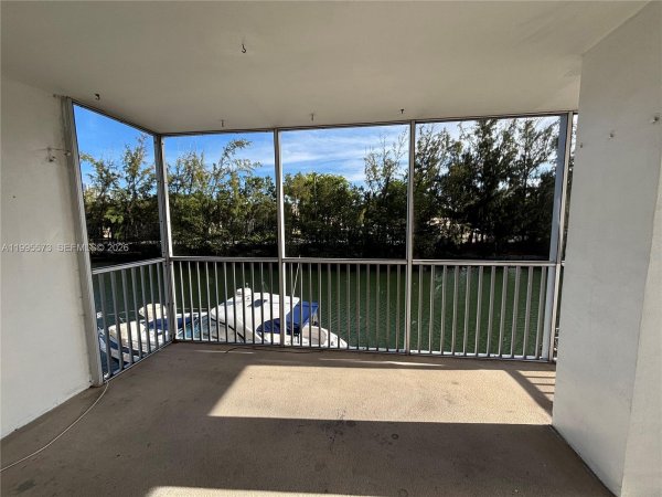 3660 NE 166th St #215 North Miami Beach, FL 33160