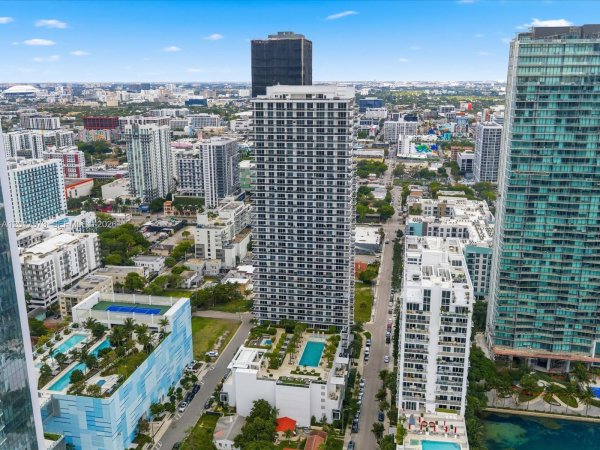 600 NE 27th St #PH2 Miami, FL 33137