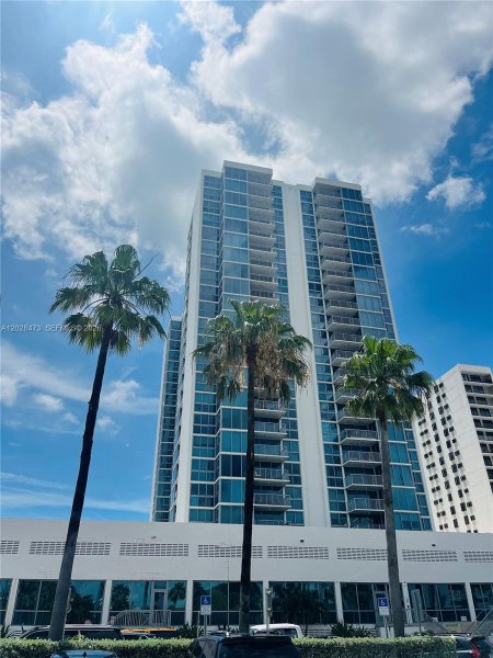 2655 Collins Ave #602 Miami Beach, FL 33140